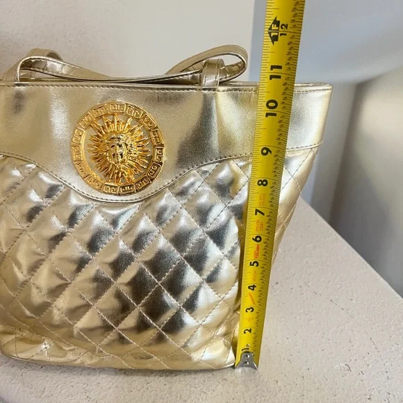 Unbranded Vintage Gold Quilted Large Tote Bag Handbag Medusa metal logo‎ bag - Picture 6 of 12